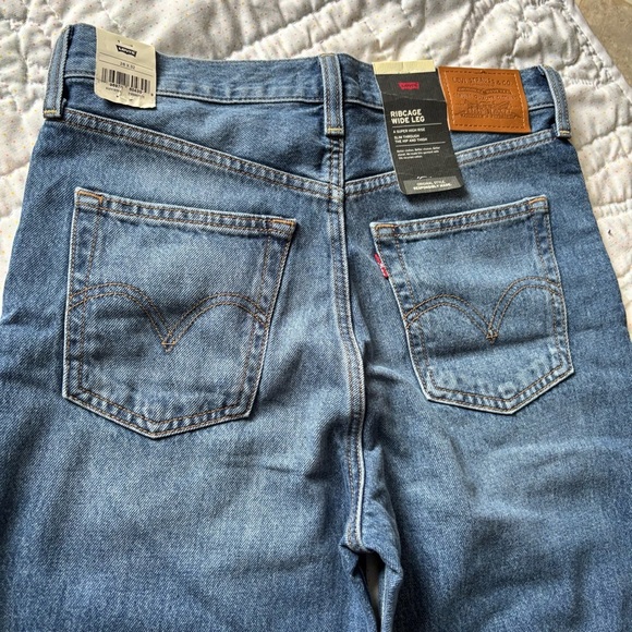 Levi,S Women's Blue Denim Jeans - Picture 11 of 12